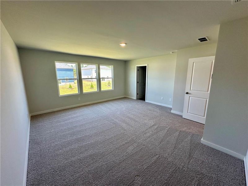 Spacious, unfurnished interior of a new home in Reserve at Gum Springs, Jefferson (Image 12).