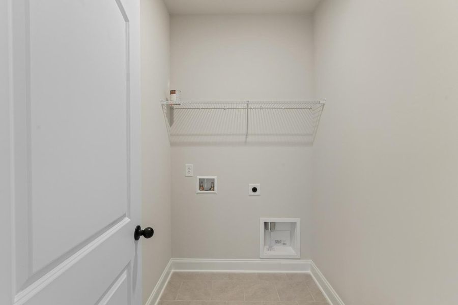 Spacious, unfurnished interior of a new home in Woodbridge Glen, Lebanon (Image 20).