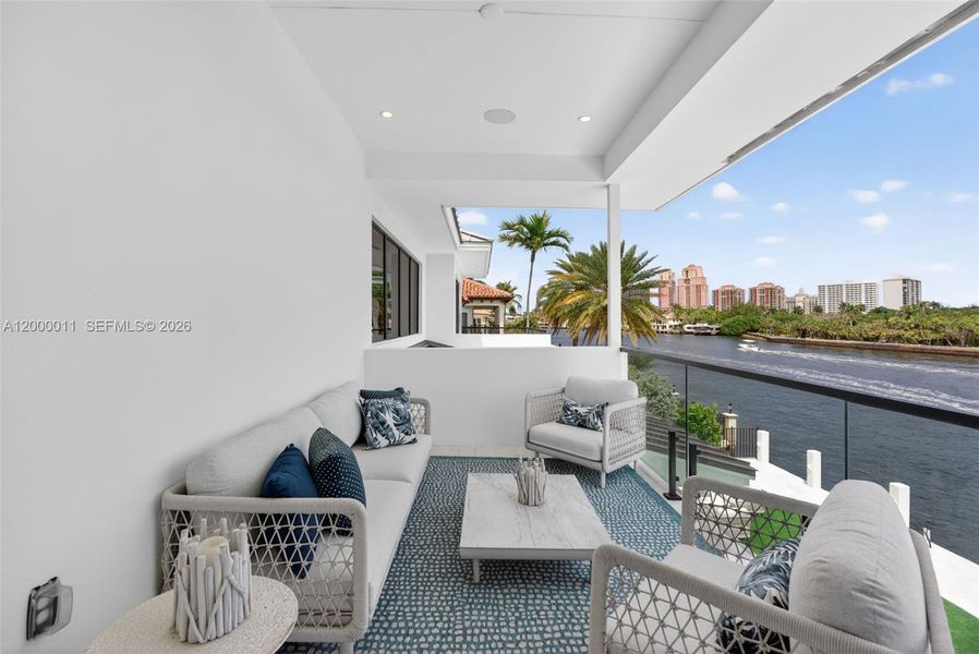 Exterior details and patio area of a home in , Fort Lauderdale (Image 26).