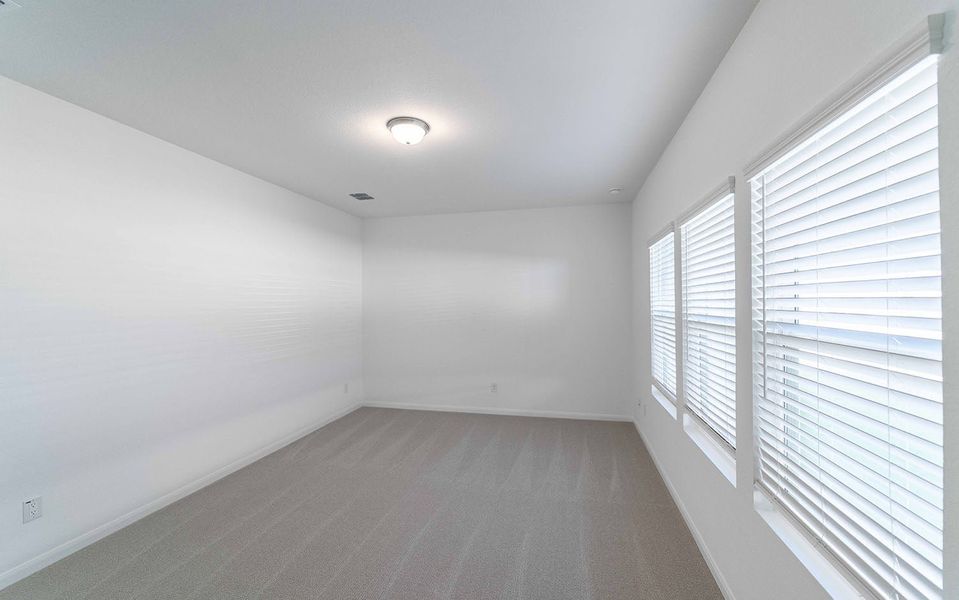 Spacious, unfurnished interior of a new home in Paramount, Kyle (Image 12).