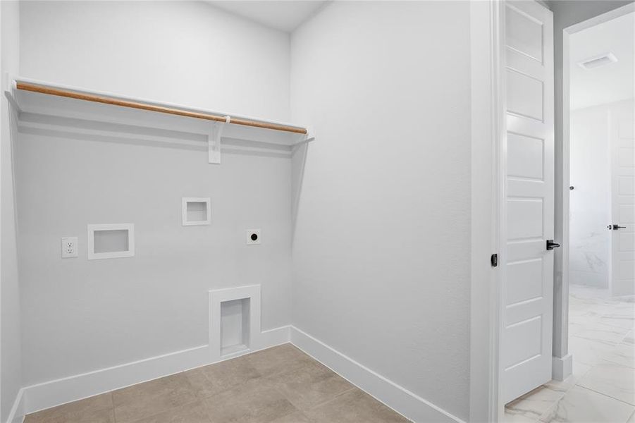 Spacious, unfurnished interior of a new home in Talon Hills, Fort Worth (Image 29).