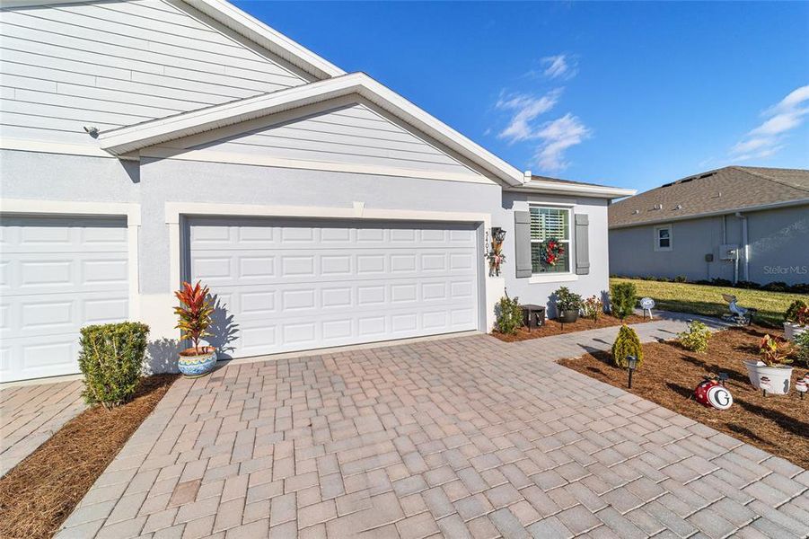 Exterior details and patio area of a home in , Ocala (Image 29).