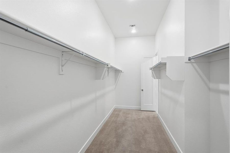 Spacious, unfurnished interior of a new home in Saddle Star Estates, Rockwall (Image 19).