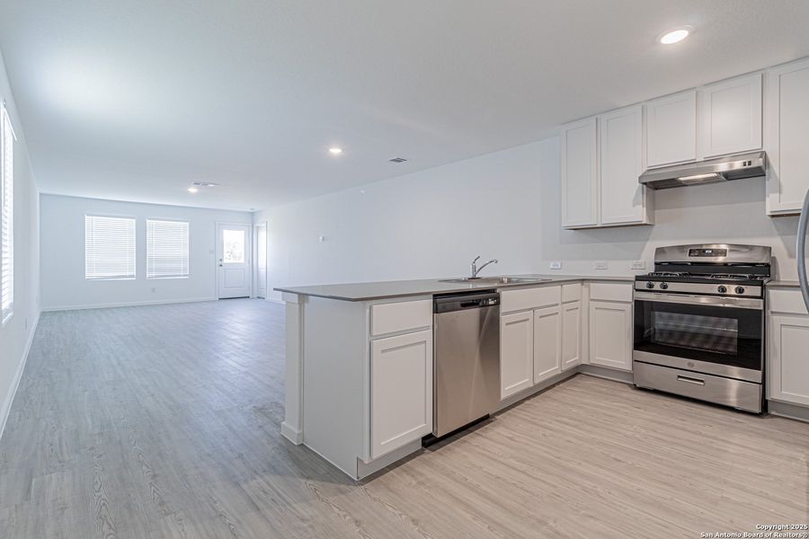 Furnished interior view inside a new home in Landon Ridge, San Antonio (Image 5). Furnished interior view inside a new home in Landon Ridge, San Antonio (Image 5).