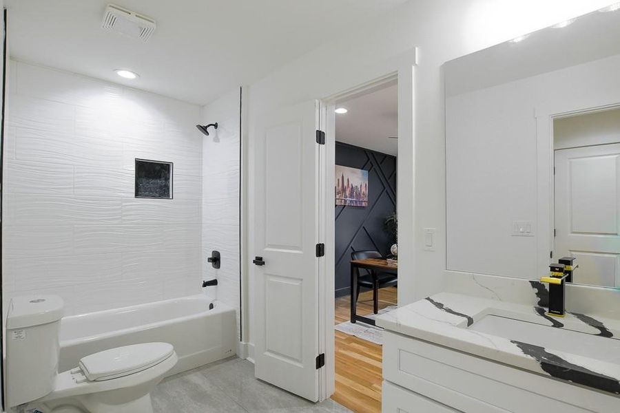 Furnished interior view inside a new home in , Atlanta (Image 14).