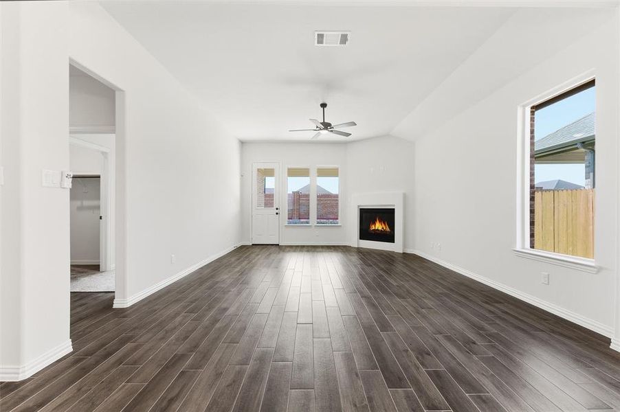 Spacious, unfurnished interior of a new home in Northstar, Haslet (Image 21).