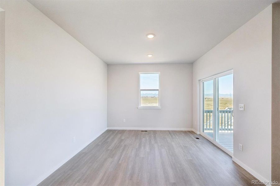 Spacious, unfurnished interior of a new home in Sweetgrass, Dacono (Image 24).