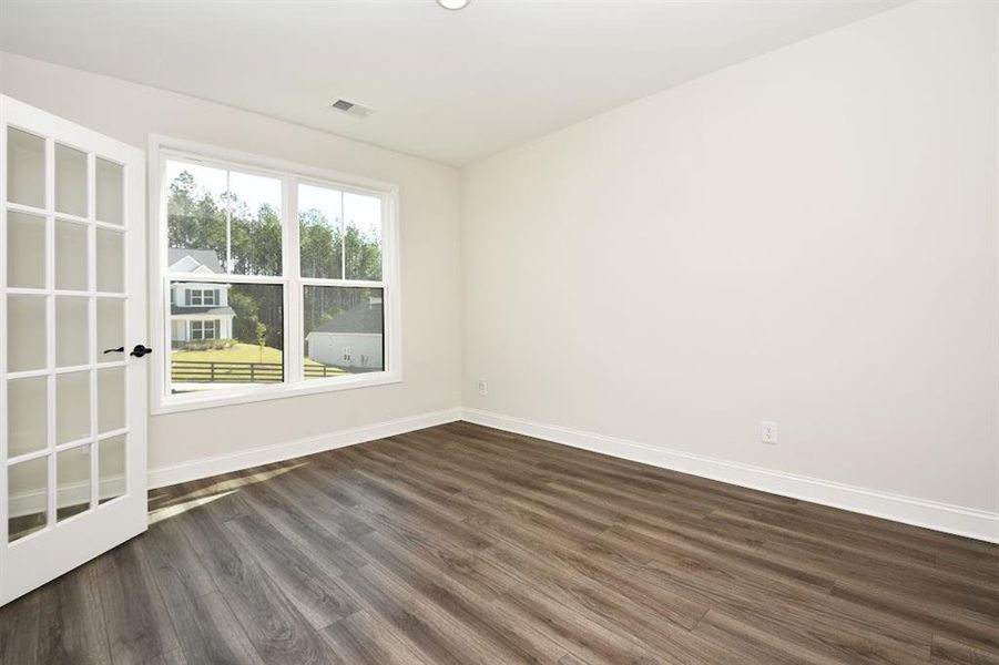 Spacious, unfurnished interior of a new home in , Dallas (Image 55).