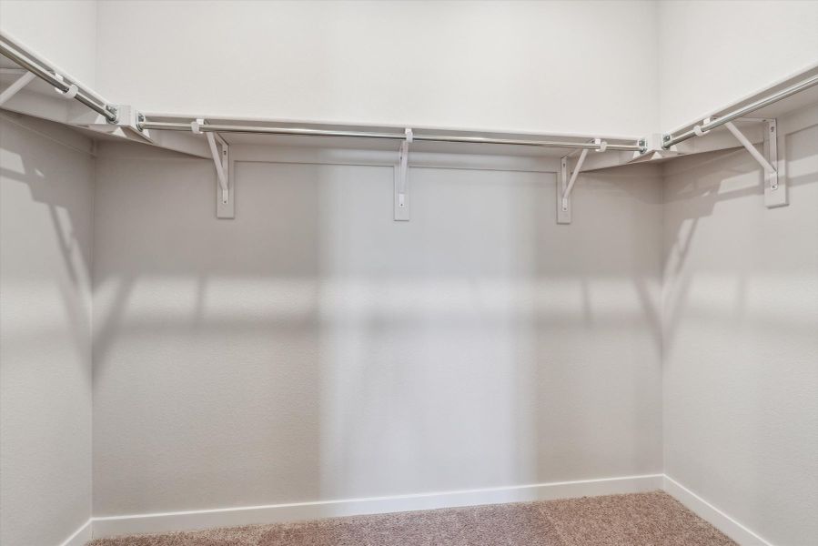 A metal bar with a metal bar.