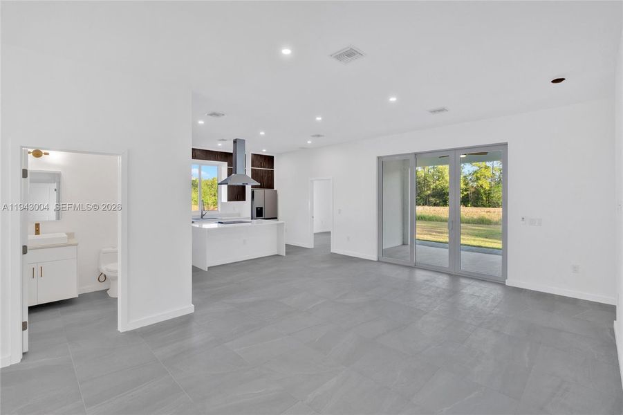Spacious, unfurnished interior of a new home in , Lehigh Acres (Image 30).