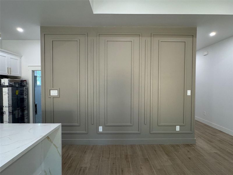 Spacious, unfurnished interior of a new home in , Pasadena (Image 9).