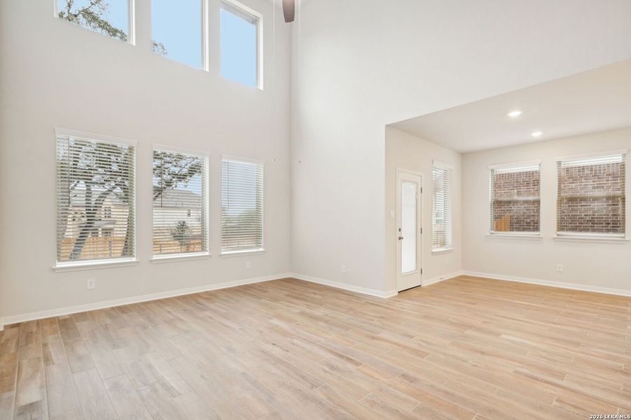 Spacious, unfurnished interior of a new home in Estancia Ranch - Classic Series, San Antonio (Image 36).