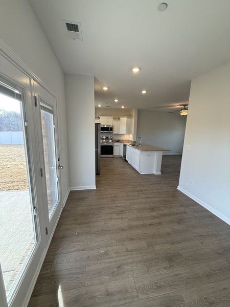 Spacious, unfurnished interior of a new home in Bradley Bend, Ashland City (Image 11).