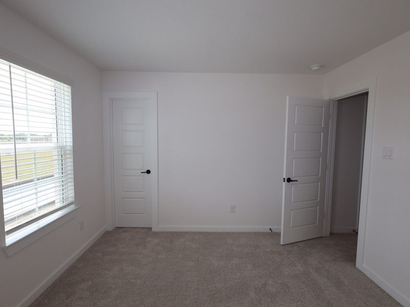 Spacious, unfurnished interior of a new home in Summerview, Fulshear (Image 18).