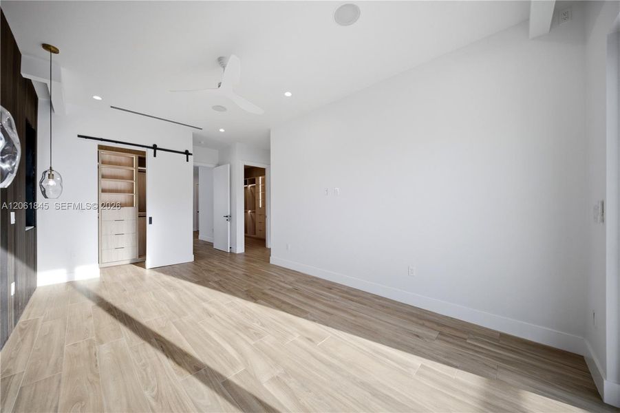 Spacious, unfurnished interior of a new home in , Fort Lauderdale (Image 55).