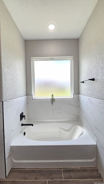 Close-up of interior finishes inside a home in , Atascosa (Image 19).