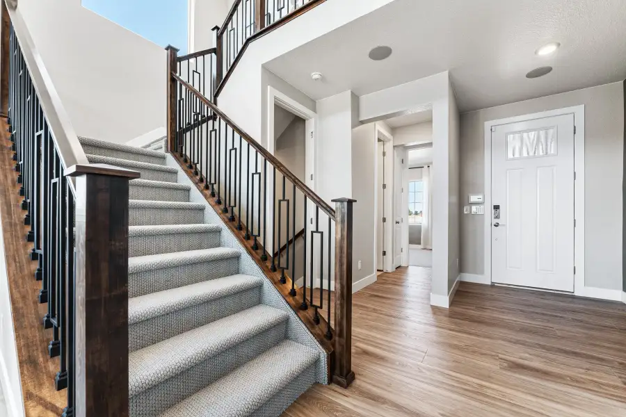 Spacious, unfurnished interior of a new home in Macanta, Castle Rock (Image 18).