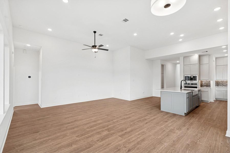 Spacious, unfurnished interior of a new home in Colton 45' Homesites, Todd Mission (Image 30). Spacious, unfurnished interior of a new home in Colton 45' Homesites, Todd Mission (Image 30).