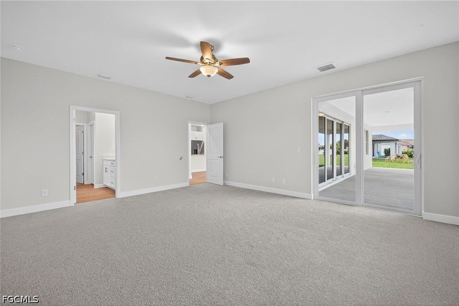 Spacious, unfurnished interior of a new home in Cape Coral, Cape Coral (Image 17).