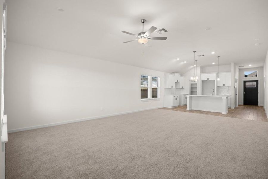 Spacious, unfurnished interior of a new home in Ashland, Angleton (Image 21).