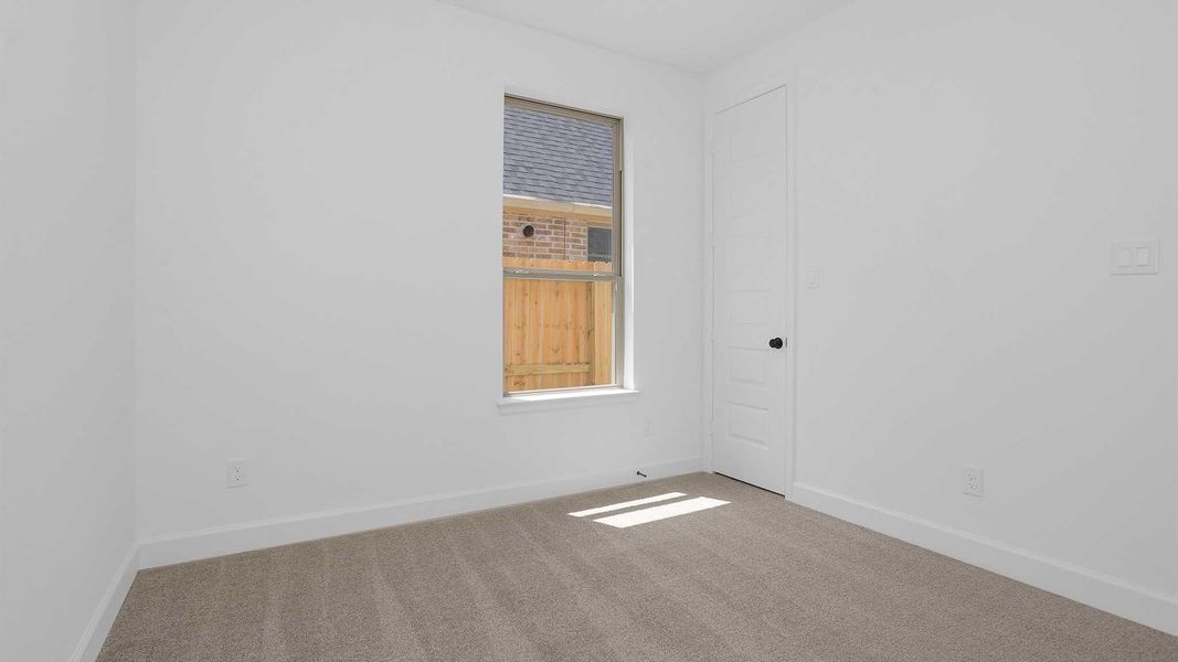 Spacious, unfurnished interior of a new home in Cross Creek West, Fulshear (Image 9).