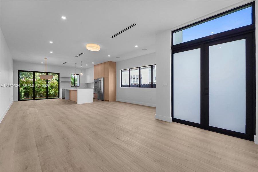 Spacious, unfurnished interior of a new home in , Miami (Image 20).