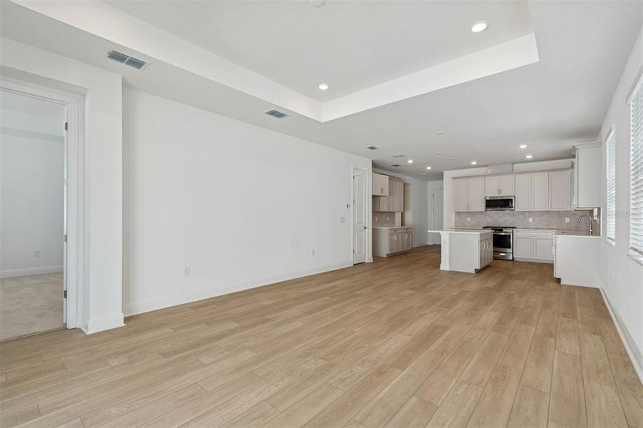 Spacious, unfurnished interior of a new home in SeaFlower, Bradenton (Image 14).