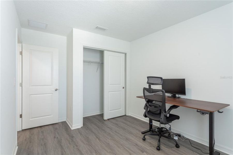 Furnished interior view inside a new home in , Sarasota (Image 40).