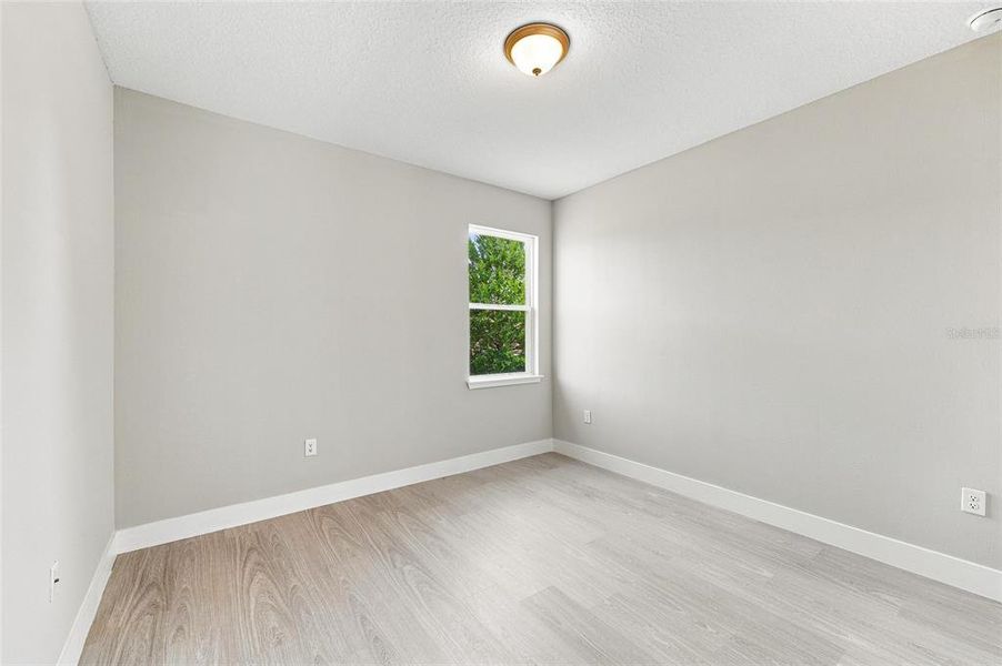 Spacious, unfurnished interior of a new home in , Ocala (Image 20).