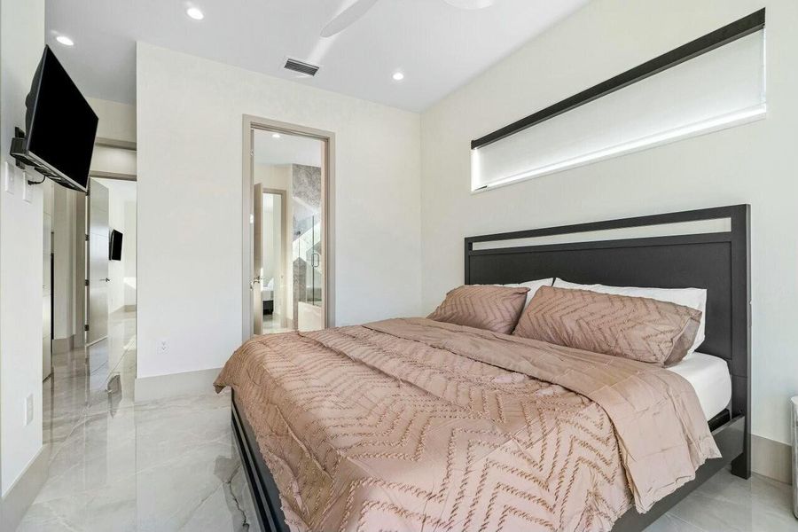 MODEL HOME FURNISHED KING MODEL HOME FURNISHED KING