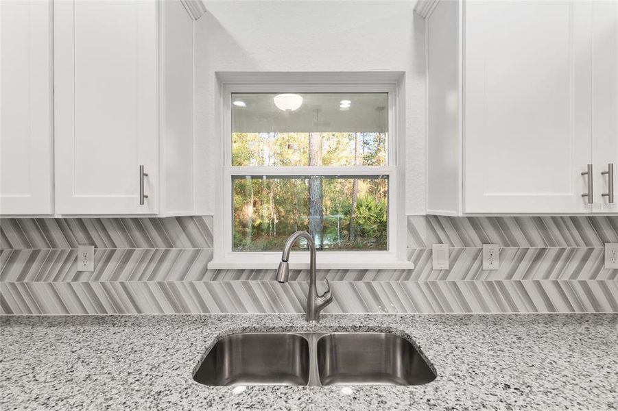 Close-up of interior finishes inside a home in , Dunnellon (Image 20).