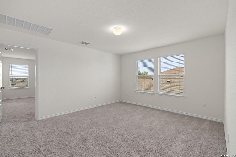 Spacious, unfurnished interior of a new home in Parklands, Schertz (Image 35).