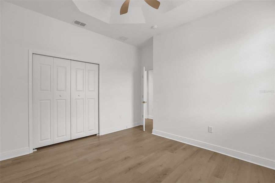 Spacious, unfurnished interior of a new home in , Deland (Image 27).