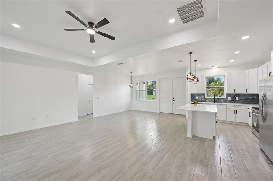 Spacious, unfurnished interior of a new home in , North Port (Image 16).