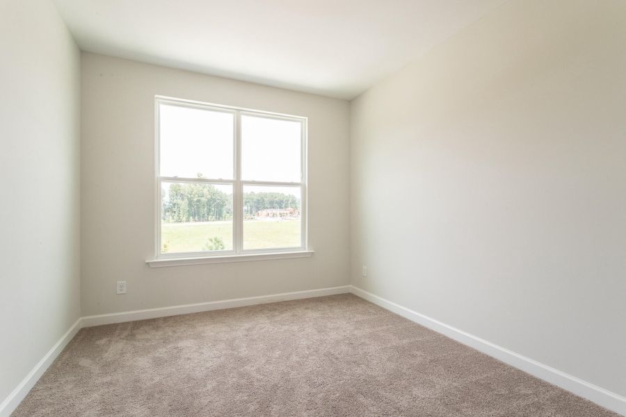 Spacious, unfurnished interior of a new home in Six Oaks, Summerville (Image 13).