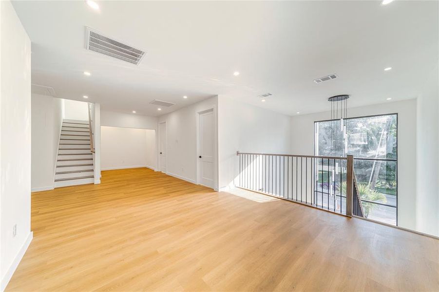 Spacious, unfurnished interior of a new home in , Dallas (Image 25).