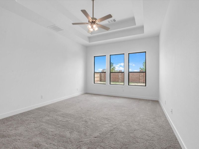 Spacious, unfurnished interior of a new home in Lago Mar, Texas City (Image 18).