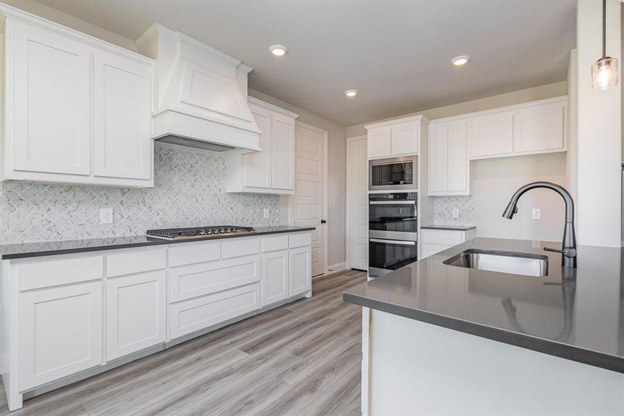 Furnished interior view inside a new home in Sagebrush Addition, Midlothian (Image 6).