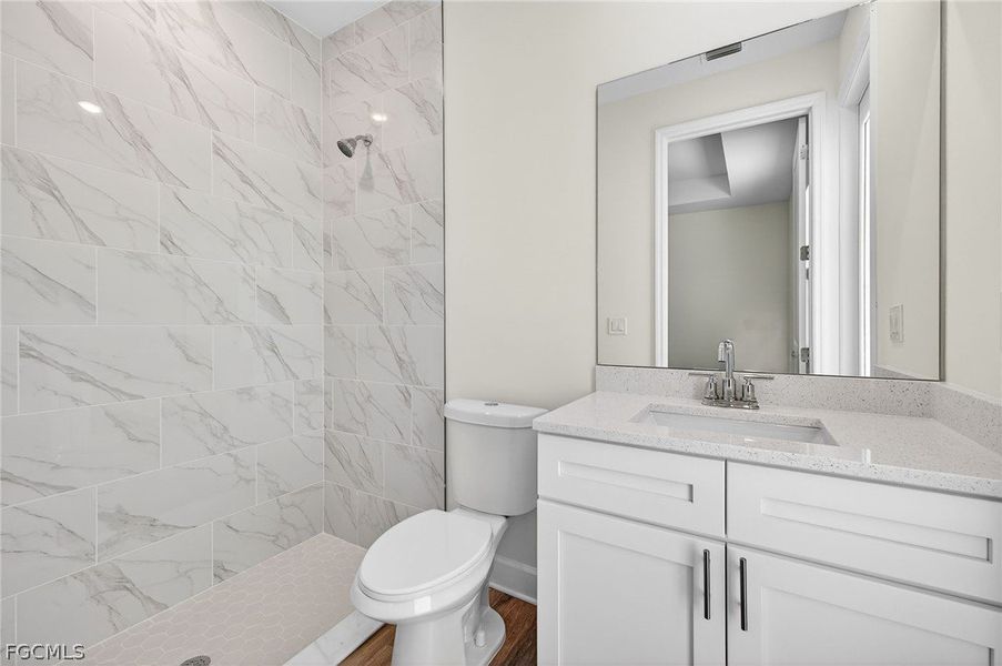 Furnished interior view inside a new home in Cape Coral, Cape Coral (Image 13).