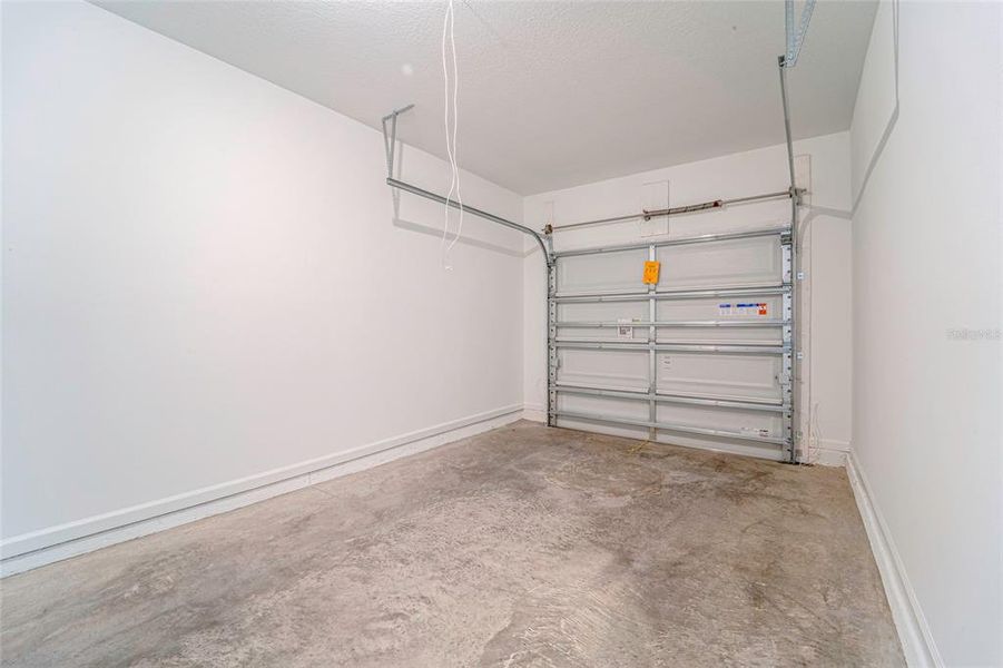 Spacious, unfurnished interior of a new home in , Rockledge (Image 17).