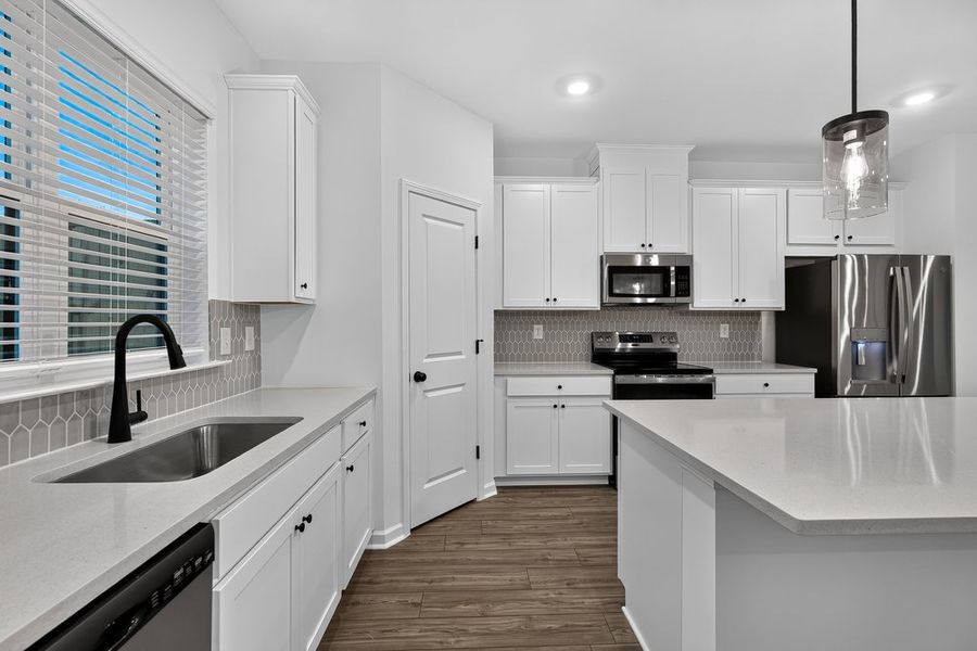 Furnished interior view inside a new home in Rosewood Farm, Lawrenceville (Image 12).