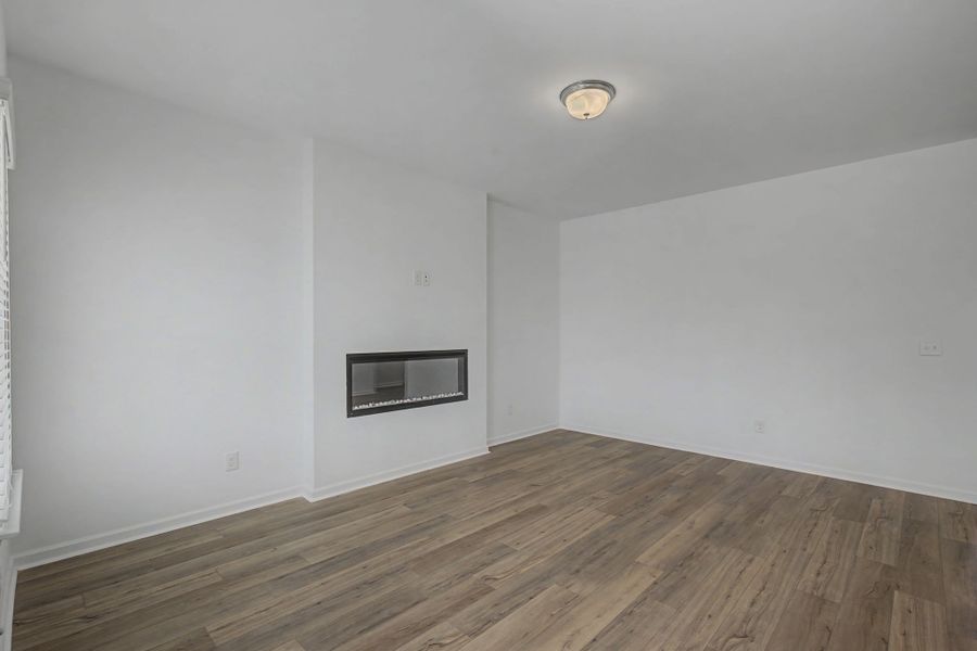 Spacious, unfurnished interior of a new home in The Oaks, Clarksville (Image 13). Spacious, unfurnished interior of a new home in The Oaks, Clarksville (Image 13).