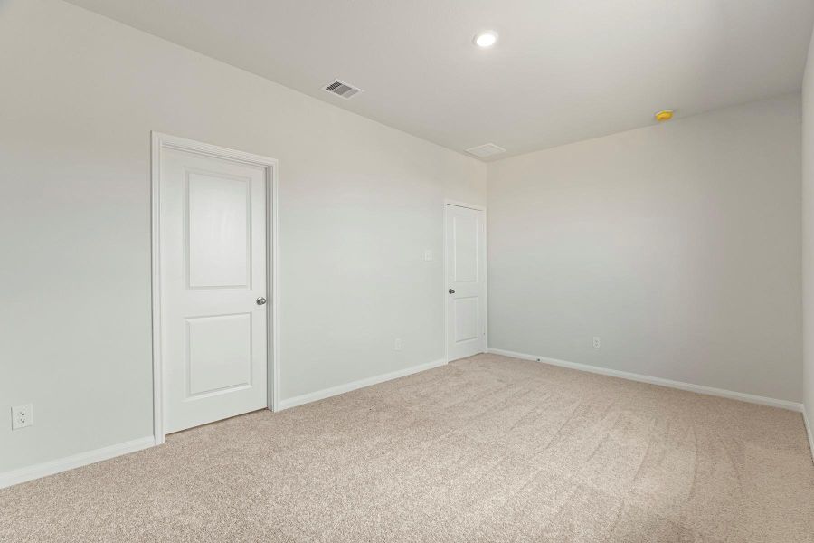 Spacious, unfurnished interior of a new home in Canterra Creek, Arcola (Image 8). Spacious, unfurnished interior of a new home in Canterra Creek, Arcola (Image 8).
