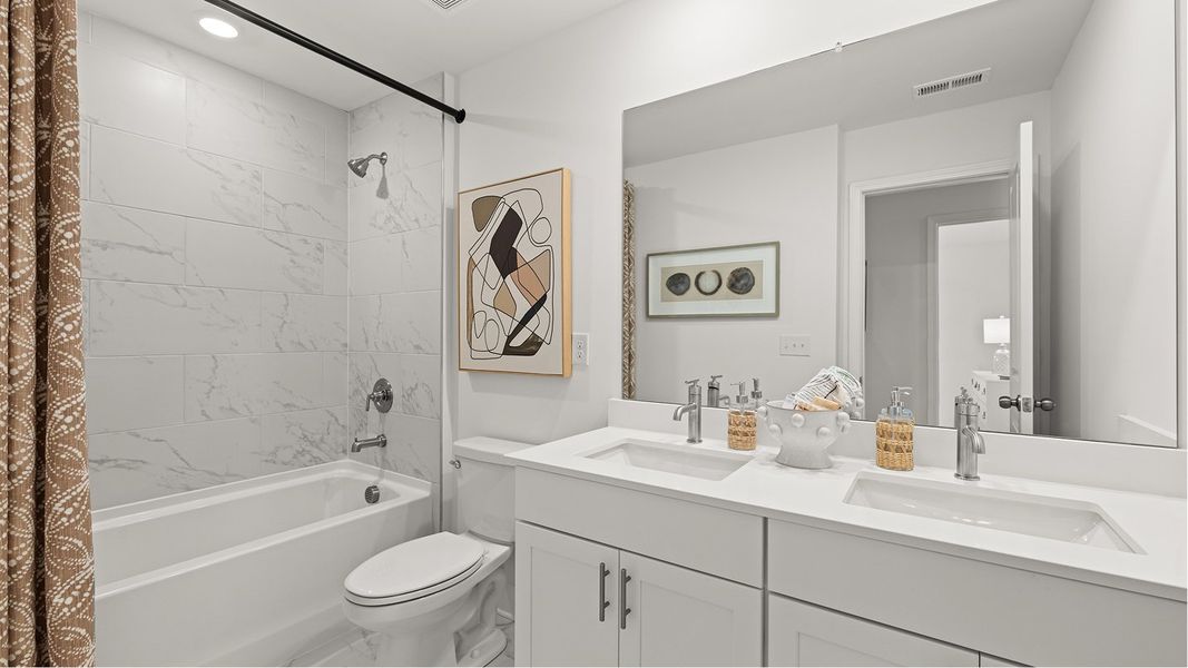 3768 Fairmont Bath2 F2 Base3 050925