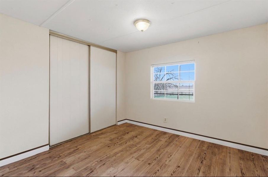 Spacious, unfurnished interior of a new home in , Breckenridge (Image 9).