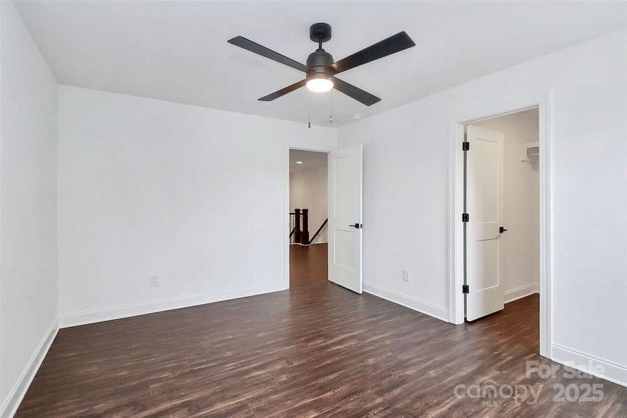 Image 41 of a home in Harbor Oaks.