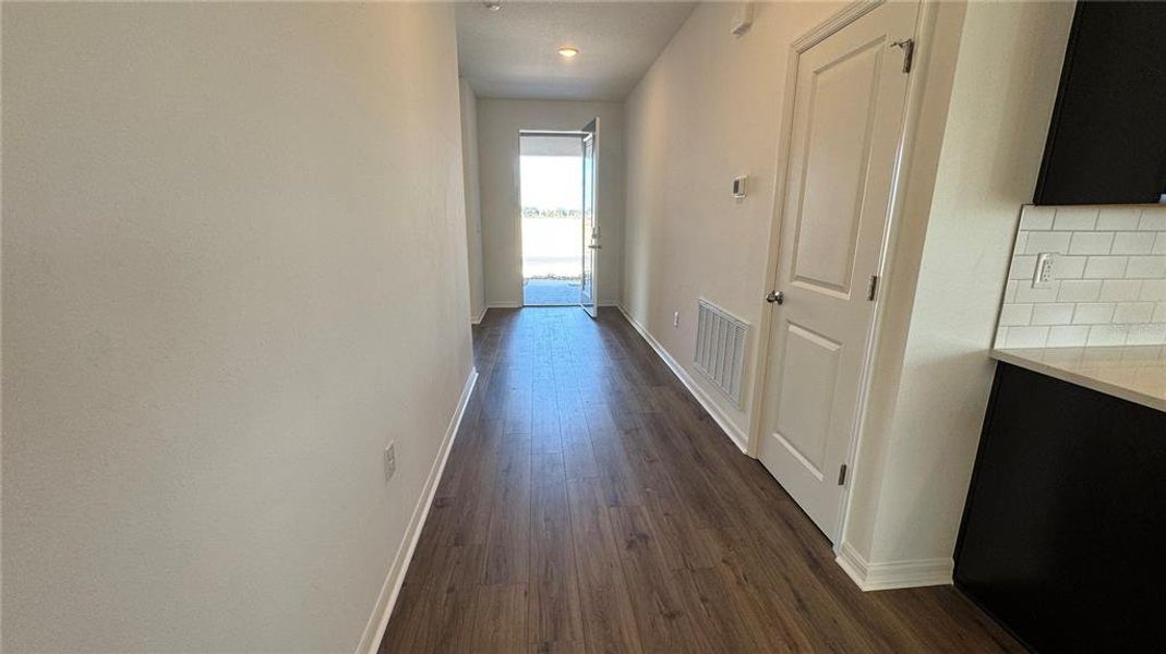 Spacious, unfurnished interior of a new home in Applewood Reserve, Lakeland (Image 23).