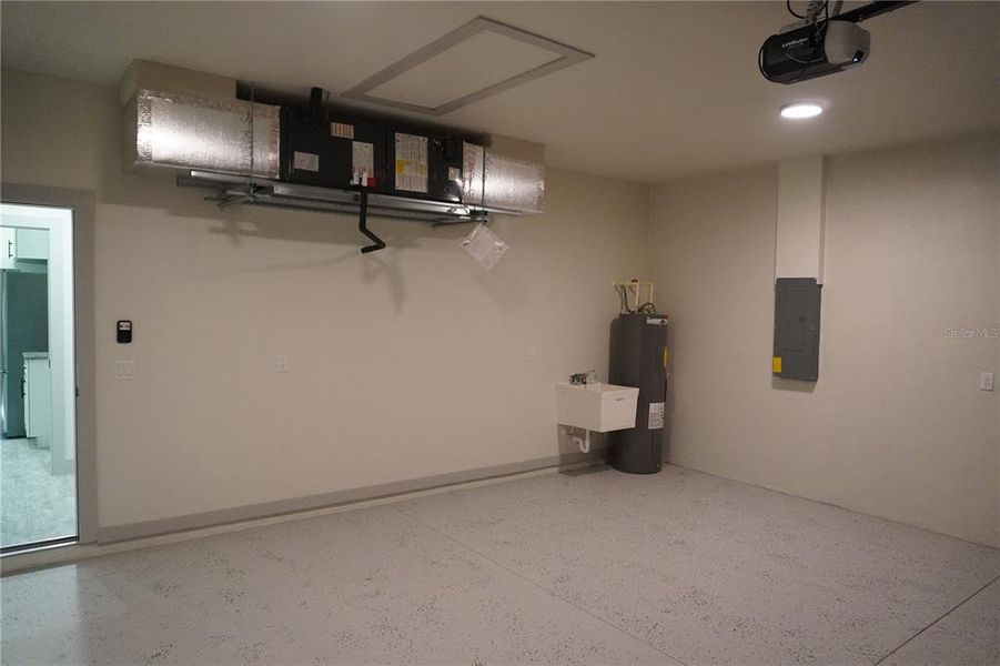Spacious, unfurnished interior of a new home in , North Port (Image 47). Spacious, unfurnished interior of a new home in , North Port (Image 47).