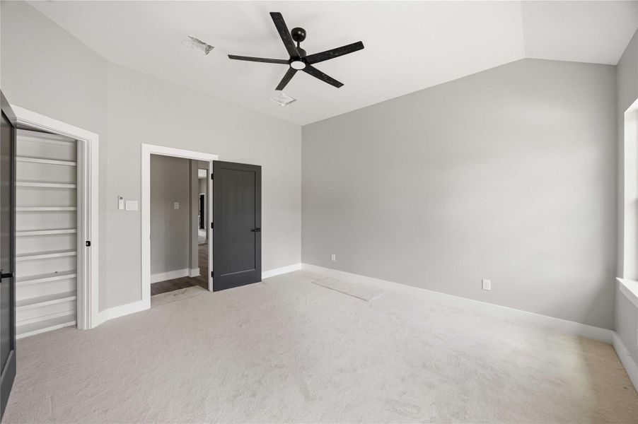 Spacious, unfurnished interior of a new home in , Houston (Image 15).