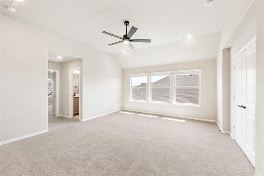 Spacious, unfurnished interior of a new home in Timberbrook 3B-4A, Justin (Image 20).